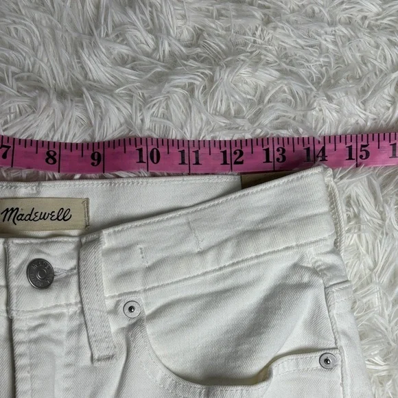 Madewell The Perfect Vintage Straight Jean in Tile White: Ripped-Knee Edition - Picture 8 of 9